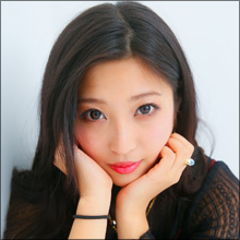 AV女優・水稀みり、柔らかディルドにうっとり…S心くすぐるペニバンに興味津々