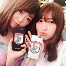 卒業間近の小嶋陽菜、ハワイで人生相談！　真顔でも漂う色気で話題に