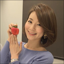 全力坂ならぬ全力橋！　人気アナ・秋元玲奈の“爆乳ダッシュ”が話題に