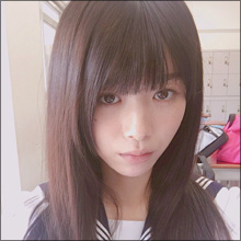 馬場ふみか、女子高生姿でパンモロ! グンマのからっ風が神風と話題に