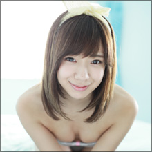 可愛い系レースクイーン・星島沙也加、タメ息がもれるほどエロ可愛い初DVD! 小柄なメリハリボディに釘づけ