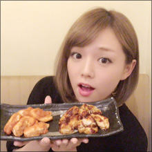 篠崎愛、実際の胸のサイズは“未知数”!? 感触を確かめた指原莉乃は「こんなの初めて!」と驚きの声