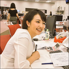 相内優香アナの過激な胸チラにファン騒然! エクササイズ中のセクシーハプニング