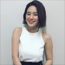 筧美和子が“普段よりも大きい胸”を強調! 「シコシコ~!」と叫んで胸を持ち上げる