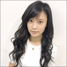 小島瑠璃子、男に媚びを売りまくる厄介な新人OLを熱演！　「胸のカタチが丸わかり」な衣装でもファン魅了