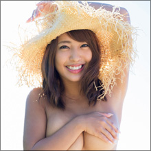 「日本一黒いグラドル」橋本梨菜、手ブラ初挑戦の最新DVD！　白い液体にまみれる姿がエロすぎる!!