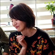 大橋未歩アナ、初『モヤさま』でセクシーショット連発! ピチピチ衣装で大はしゃぎ