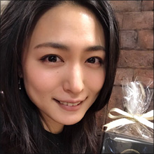 川村ゆきえ、圧巻の着衣巨乳! 極上のむっちりボディにファン大興奮