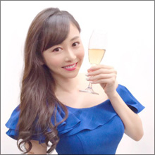 杉原杏璃、大人の色気と可憐な魅力! セクシードレスとセーラー服グラビアでファンを悩殺