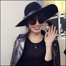 小嶋陽菜、総額100万円以上の私服にファン驚愕！　セレブ生活が卒業遅らせる原因との指摘も