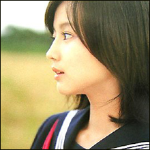 「どう見ても女子高生」「人妻なのに制服似合う」 堀北真希の制服姿に絶賛の声