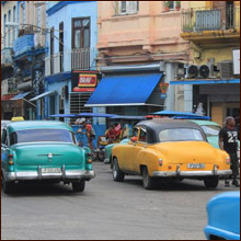 【世界一周エロ旅】兄妹・姉妹で組んで客引きする素人感満載のキューバ人の立ちんぼ嬢とセックス