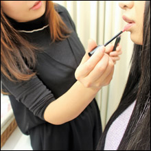 【脱がずに風俗で働く女】躍進を続ける風俗グループのヘアメイクさん