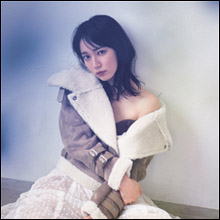 吉岡里帆、肩出しチラ見せショットに「色気がすごい」と反響! 大人のオンナに成長で広がる表現力