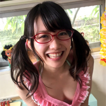 メガネっ娘アイドル・加藤里保菜、ファン待望のセカンドDVDで大人の魅力放出