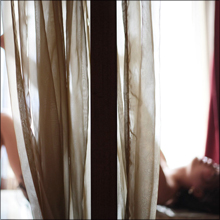 エロ体験談：お向かいさんはオナニー好きの露出狂？