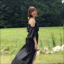 指原莉乃に「やけにエロい」の声！　ツチノコ探しで美脚あらわなセクシー衣装