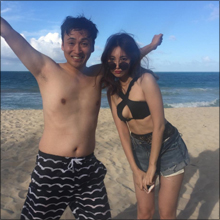 小嶋陽菜、久々のセクシー水着姿で横乳チラリ! 美バストを絶賛する声が殺到中