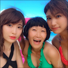 小嶋陽菜&久松郁実、セクシービキニ競演! 爆乳自慢の女芸人もHカップ揺らしまくり!!
