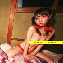 鏡よ鏡よカガミさん、この世で一番美しいのは、だあ～れ？