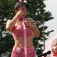 「戦争よりエロスを！」母乳アートで世界を救う端緒を開く人妻、増山麗奈!!