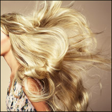 ブロンド美女がノリノリでご奉仕してくれるデリヘル