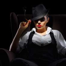 良家のお嬢様、失恋のショックからギャング団のリーダーになって大暴れ