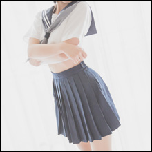 【エロ体験談】セフレの趣味がJKコスだと判明! さっそくラブホで着衣ファック