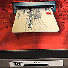 被害総額1,800万円？　雇い主の口座から金を引き出し続けた元お笑い芸人とは