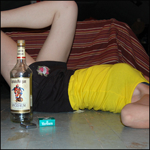 新社会人必読！　脱ぎ魔・キス魔…泥酔女体験記