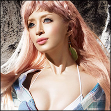 外人コンプレックス？　老化に対する拒絶？　浜崎あゆみの”新ビジュアル”が話題!!