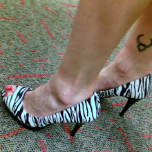 靴フェチのメジャーはヒールの高いブーツ！ ～靴フェチAVの世界～