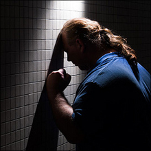 “壁ドン萌え”女性の増加に伴い、対面立位ブーム到来!?