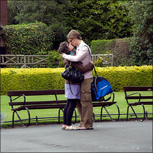 セックスへの近道！　公共の場で行える愛撫テクニック