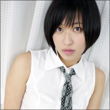 2014年ブレイク必至のグラドル達がニコ生で生脱ぎ＆ポッキーゲーム!?