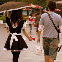 「メイド・キャバ嬢のボディーガード」という奇妙な仕事に就く男