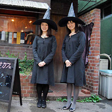 美しすぎる双子魔女が前世を呼ぶ喫茶店