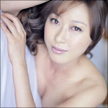 上原さくら泥沼離婚騒動のとばっちりで、アノ人の“ベッド写真”が再流出