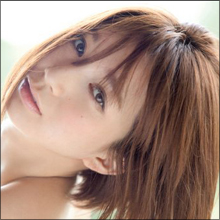 Tバック尻丸出しの芹那　“小池徹平との熱愛報道”の狙いは…