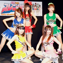 アイドルは巨乳だけじゃない！　美脚戦隊スレンダー登場！