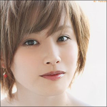 高橋愛＆あべこうじの“年内結婚説”が即否定されたワケ