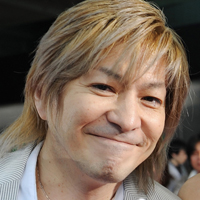 ヨゴレ芸人並みに体を張る「崖っぷち」小室哲哉の愛