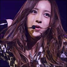 整形疑惑のイケメン俳優が顔面崩壊!? 「板野友美も将来…」と心配の声