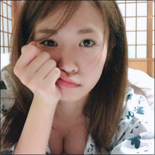 菜乃花、人妻感漂うセクシーショット連投！　谷間丸見えの浴衣姿にファン大興奮