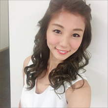 青木愛、ポロリ寸前のセクシーリポ!? ウォータースライダーで「あわや!」の瞬間