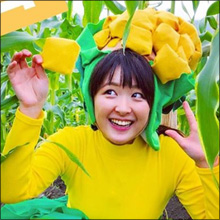 「関西の水卜ちゃん」諸國沙代子、全身タイツで巨乳あらわ! 被り物リポートに男性ファン大興奮