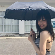 「童顔巨乳」の最注目株！　安藤咲桜、破壊力抜群のむっちりボディで男性読者たちを悩殺