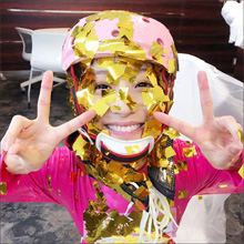 鈴木奈々、ローションまみれで激しい腰振り！　ぬるぬるレースで女王の貫録見せつける