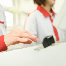 【エロ体験談】近所のコンビニのコとワンナイトラブ