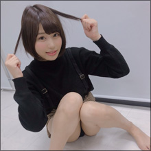 【パンチラ連載】2000年生まれのAV女優・唯井まひろ、ただいま始動! 初コラムでパンツとホンネをチラリ